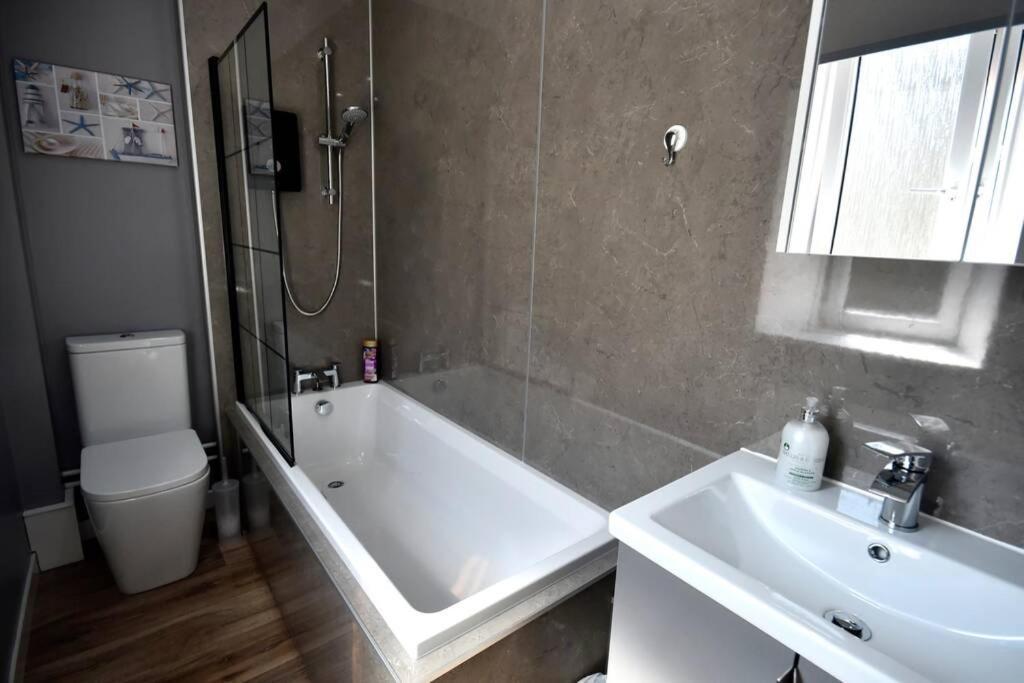 Angus House, 2 Bedroom House, Thurso, Nc500 Route ภายนอก รูปภาพ